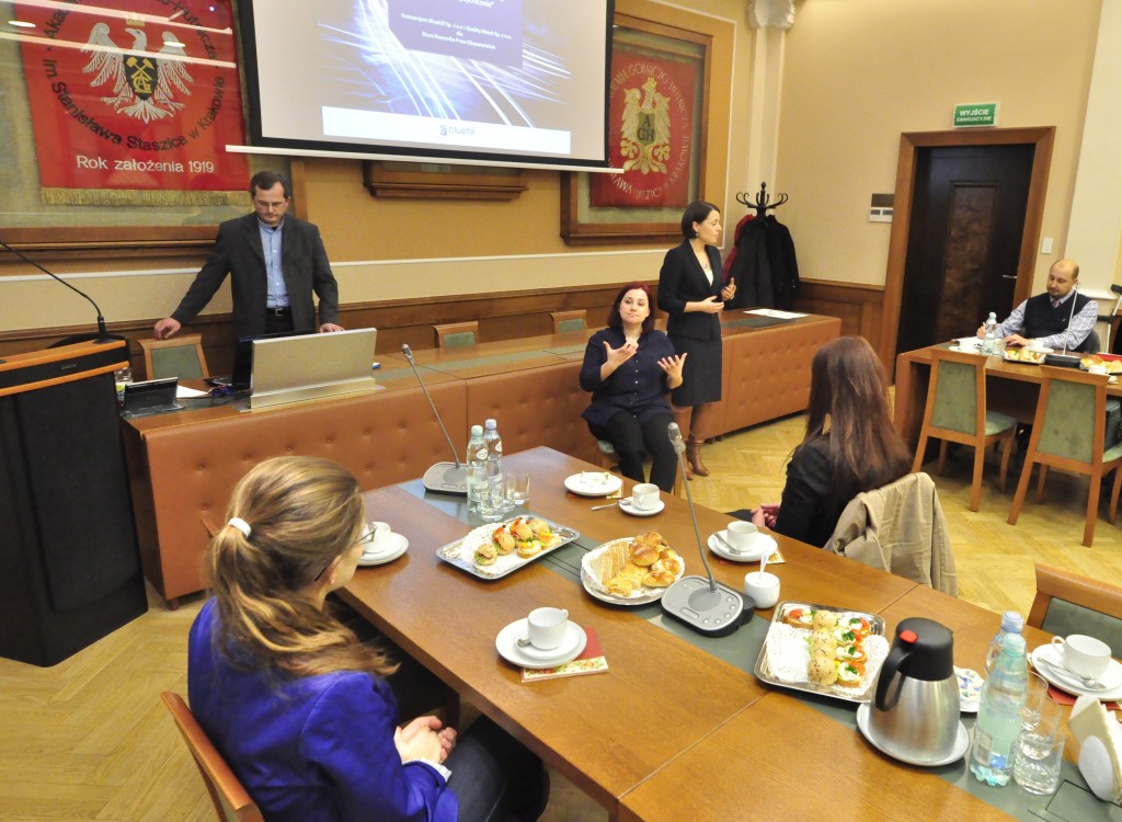 Fot. Zbigniew Sulima - Biuletyn AGH Powitanie uczestników spotkania przez dyrektor biura RPO – Annę Błaszczak